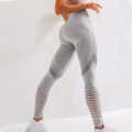 2020 Leggings flexibles de entrenamiento de fitness sin ver a través de leggings de yoga sin costura de nylon elástica con bolsillos